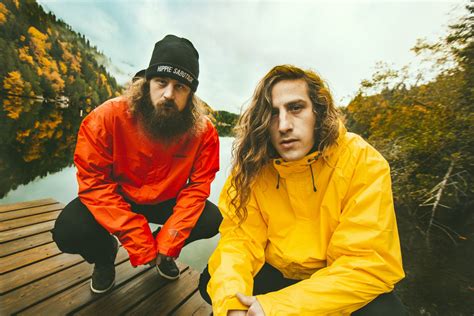 living my life like it's golden song|Hippie Sabotage .